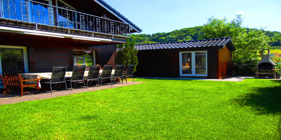 360 Grad: Chalet mit Terrasse, Außen-Sauna und Grillkamin