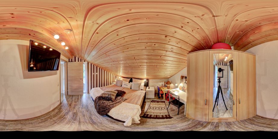 Schlafzimmer 3 mit Boxspringbett im OG 360 Grad